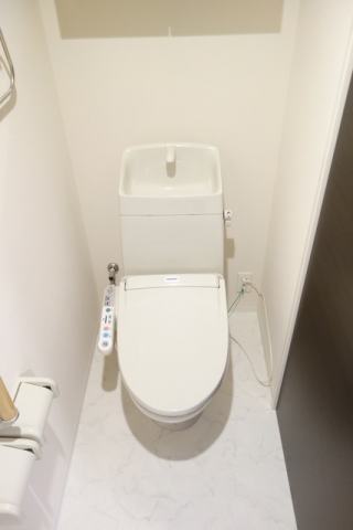 ＪＲ草津線 三雲駅 徒歩62分 2階建 築11年のトイレ写真