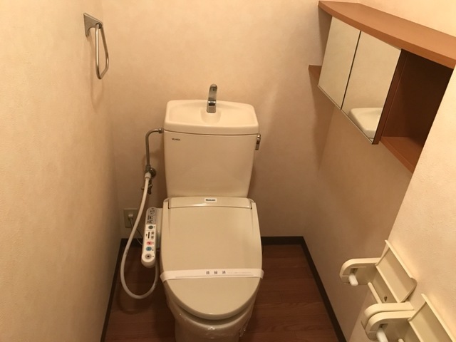 トイレ　シャワー付トイレ