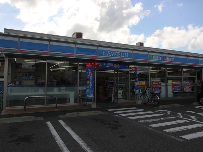コンビニ　ローソン馬出５丁目店（コンビニ）まで100m