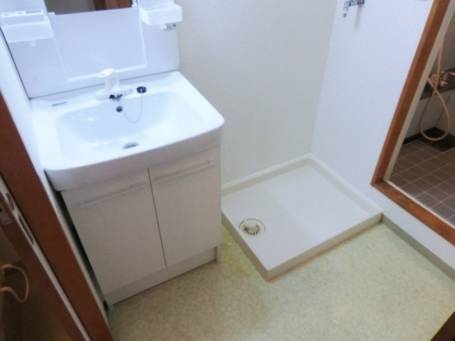 洗面設備　※別号室の参考写真です。