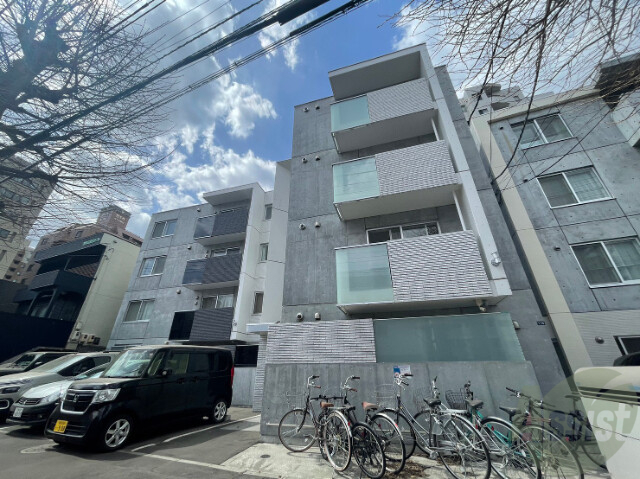 建物外観　札幌市中央区南四条西「ブランシャール円山医大前」