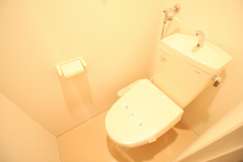 地下鉄南北線 北３４条駅 徒歩2分 4階建 築11年のトイレ写真