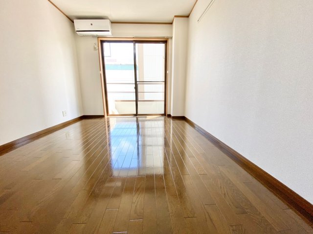 居室・リビング　※同物件別室参考写真
