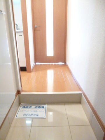 玄関　※同タイプ参考写真
