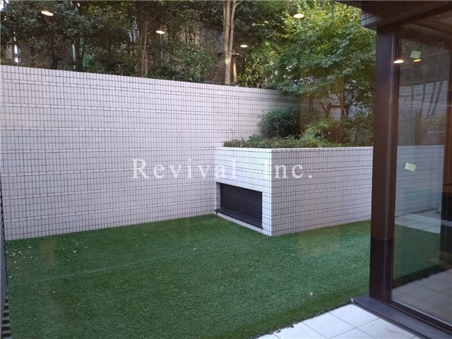 庭　広々した専用テラス付き住戸です