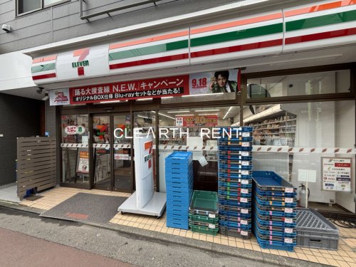 コンビニ　セブンイレブン 大田区六郷土手駅前店（コンビニ）まで513m