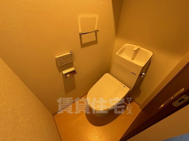 近鉄奈良線 河内花園駅 徒歩7分 3階建 築3年のトイレ写真