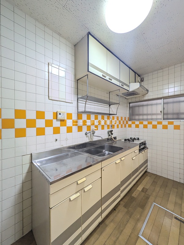 陶器北戸建のキッチン写真