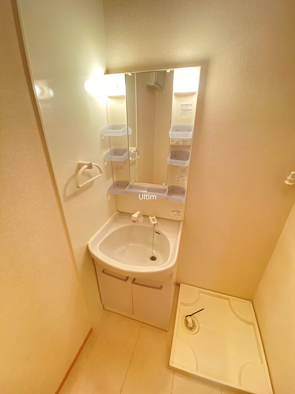 洗面設備　※同タイプの他のお部屋です