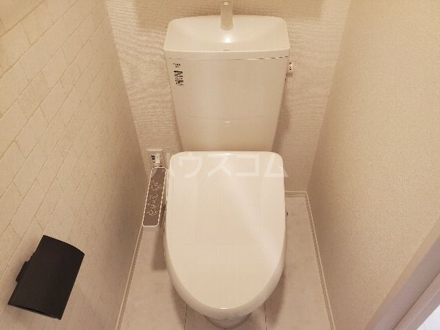 D-room黄金のトイレ写真