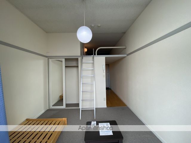 地下鉄谷町線 喜連瓜破駅 徒歩12分 3階建 築27年の居間写真