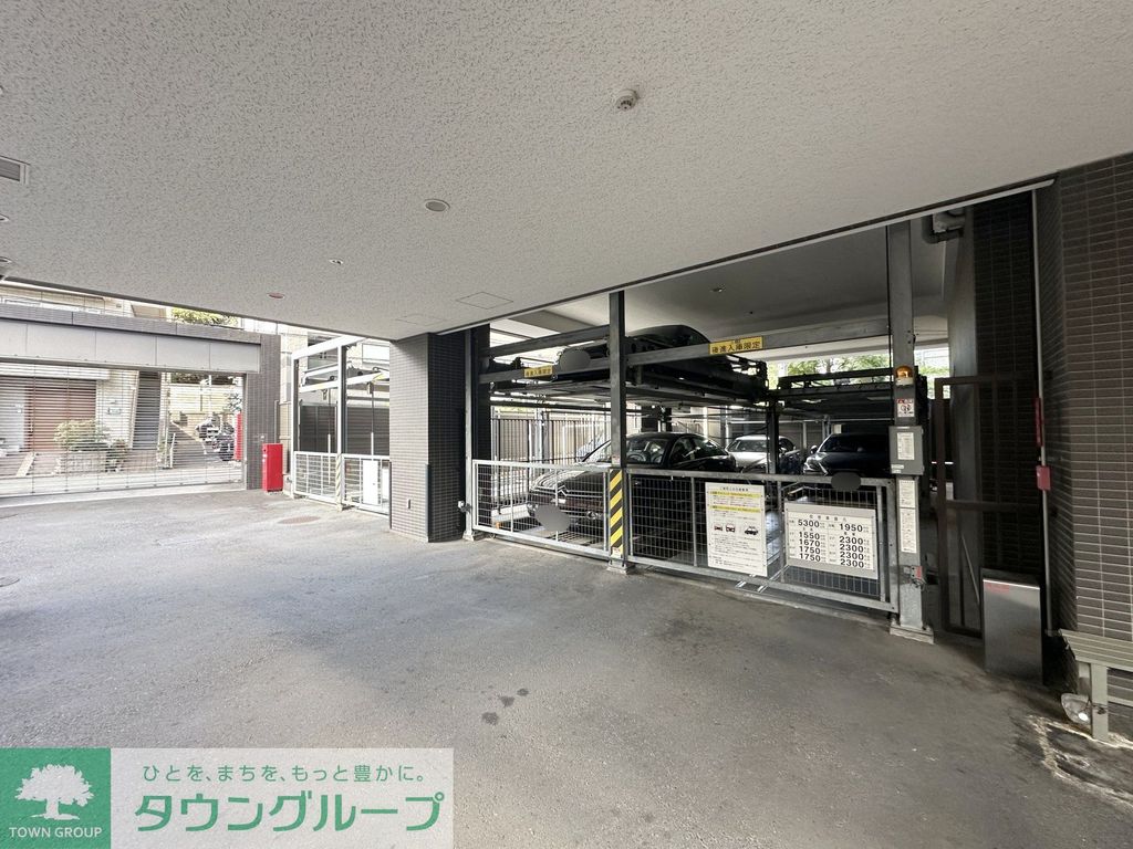 駐車場　駐車場