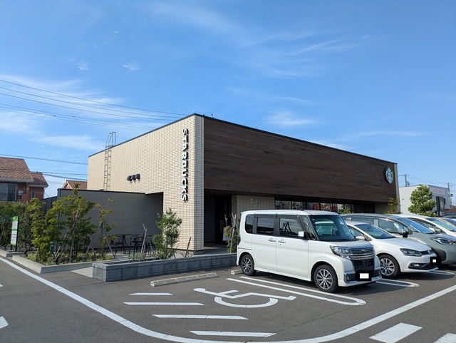 飲食店　スターバックスコーヒー新潟小新店（飲食店）まで63m