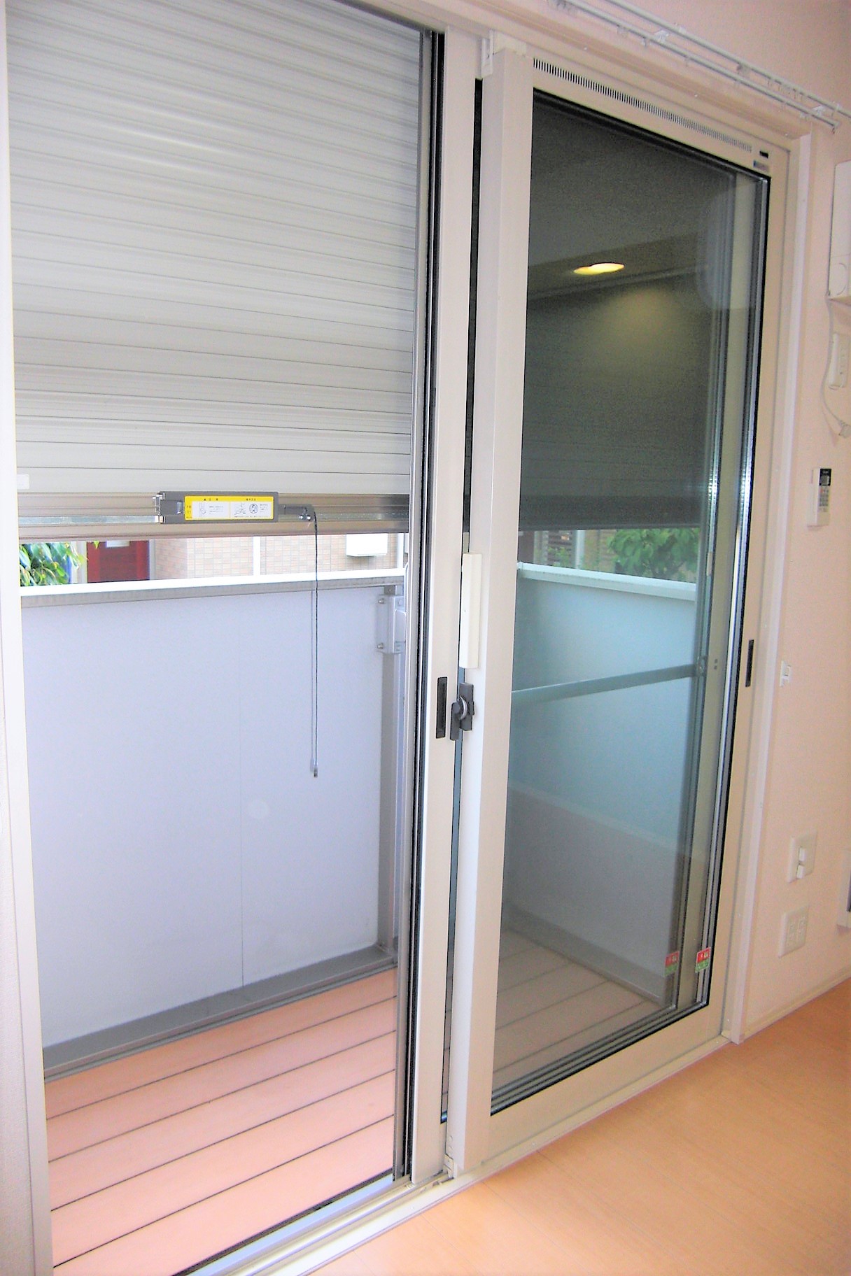 その他　1階のお部屋でもシャッター付きで安心ですね！