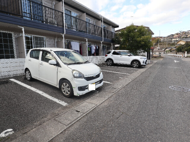 【ハイツ　アインの駐車場】