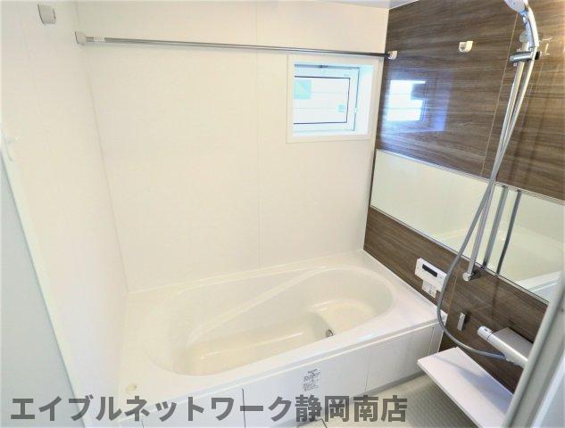 バス・シャワールーム　ゆったり過ごせるお風呂です