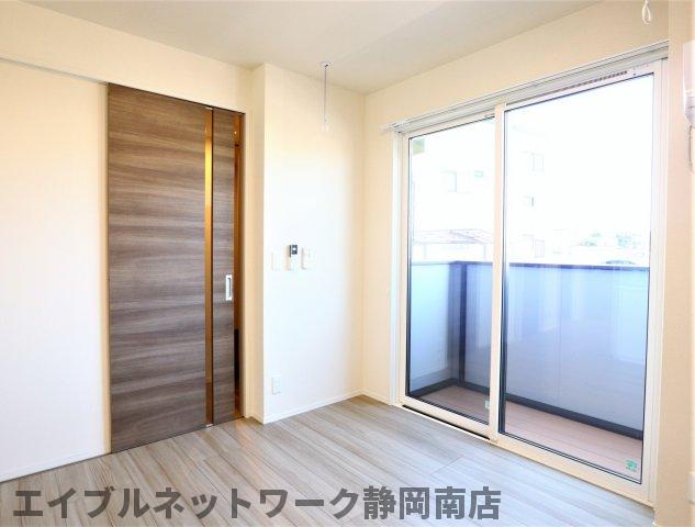 その他部屋・スペース　明るい色調の室内です