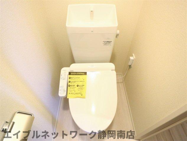 トイレ　温水洗浄便座付きトイレ♪