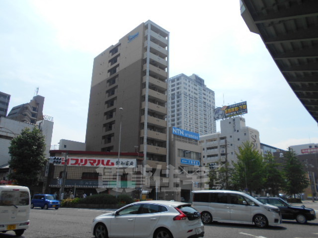 名古屋市中区伊勢山のマンションの建物外観