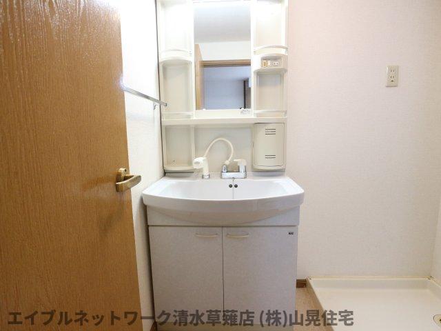 洗面設備　コンパクトで使いやすい洗面所