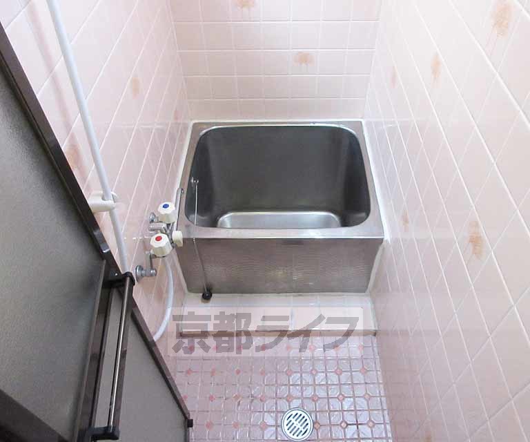 バス・シャワールーム　リラックスできるバスルーム・