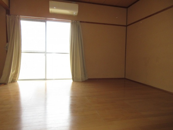 居室・リビング　※別部屋の写真です