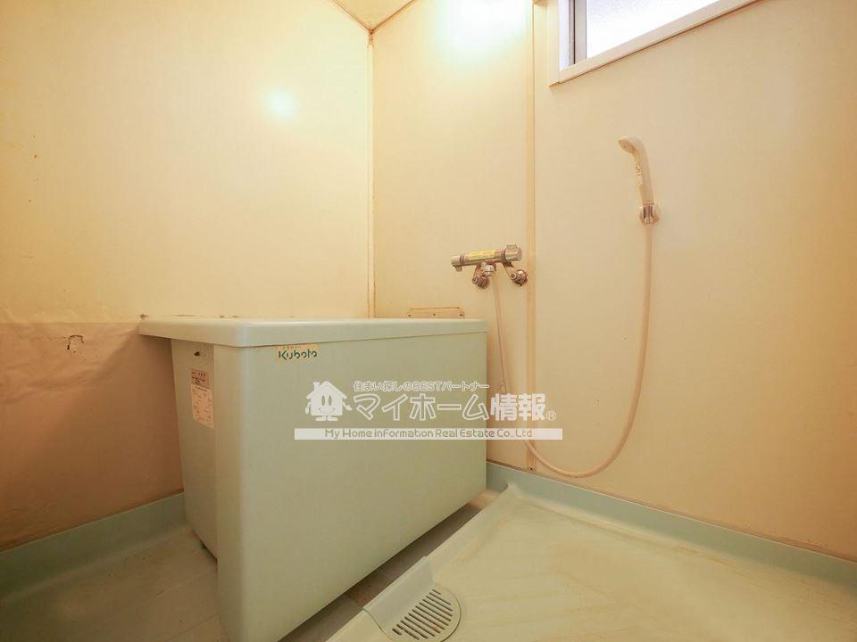 バス・シャワールーム　入浴にもお掃除にも便利なシャワー付き