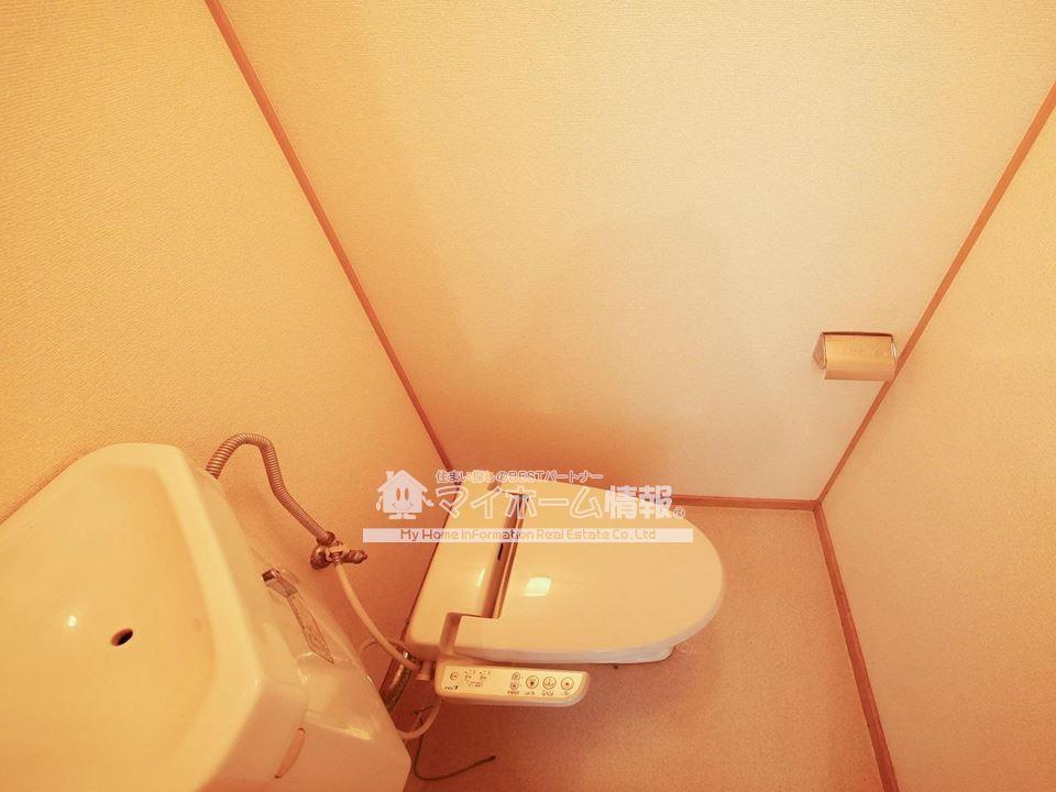 トイレ　トイレは快適な温水洗浄暖房便座付き！！