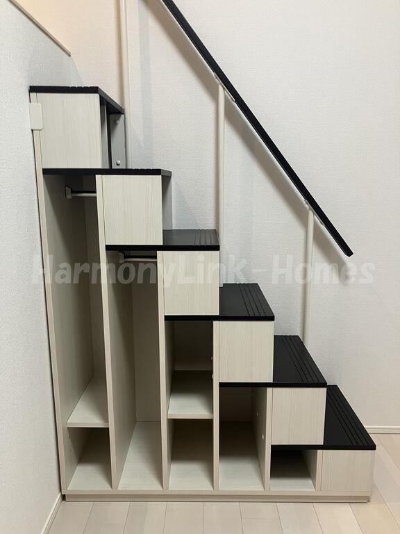 その他設備　ハーモニーテラス北小岩VIの収納付き階段☆