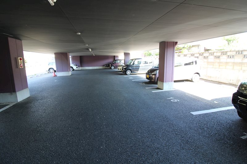 駐車場　1階駐車場