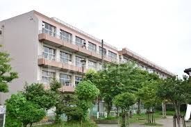 【船橋市本中山のマンションの小学校】