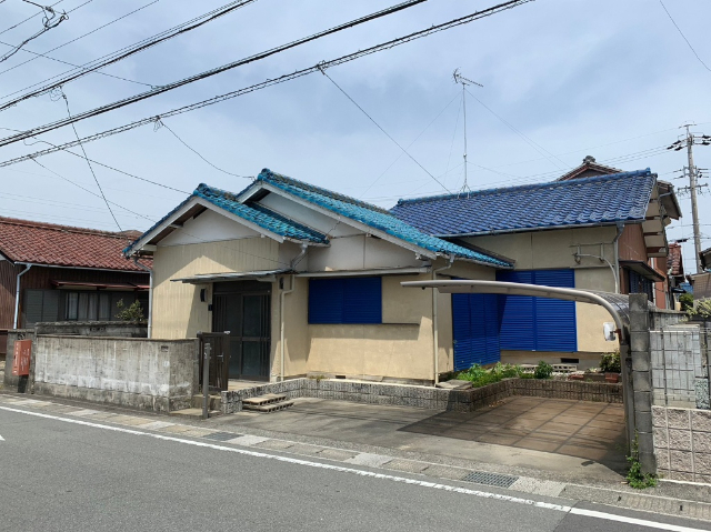 栗真小川貸家の建物外観