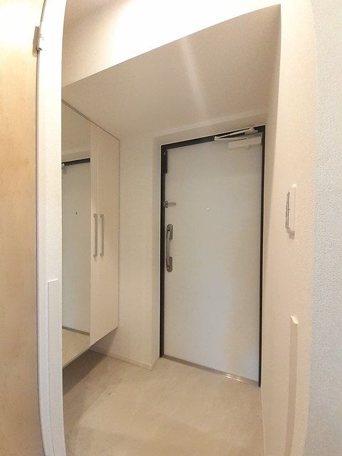 【千葉市中央区問屋町のマンションの玄関】