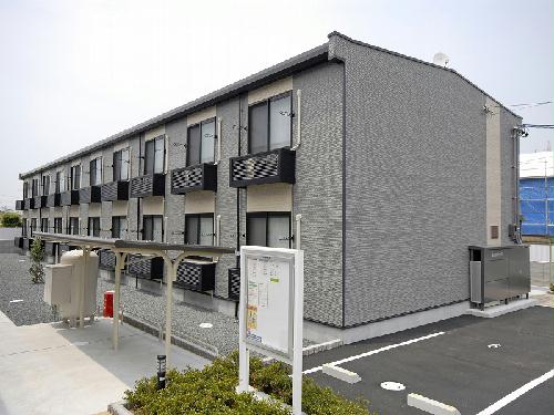 【レオパレスグリュの建物外観】