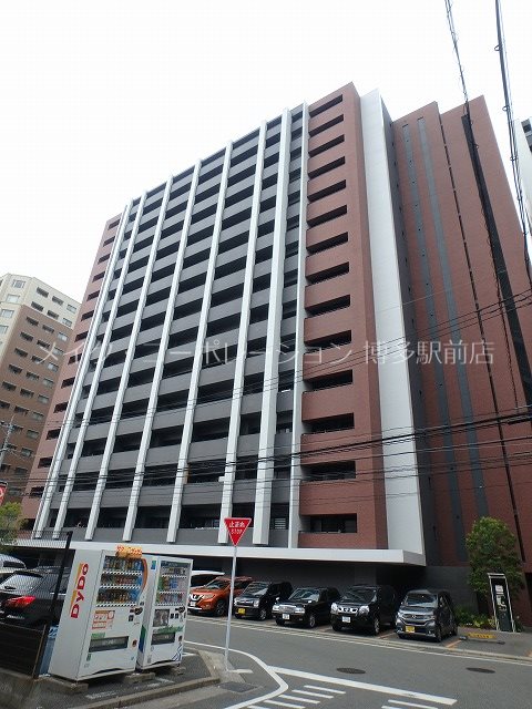 福岡市博多区博多駅南のマンションの建物外観