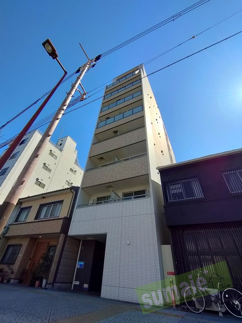 【大阪市港区八幡屋のマンションの建物外観】