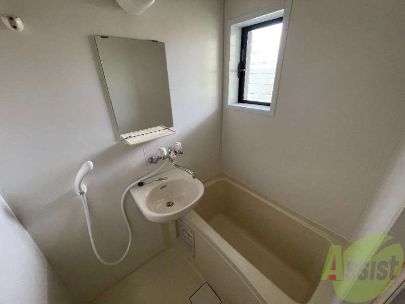 バス・シャワールーム　お風呂はこちらのスペースでご利用頂けます。