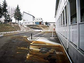 駐車場　消雪設備付き駐車場
