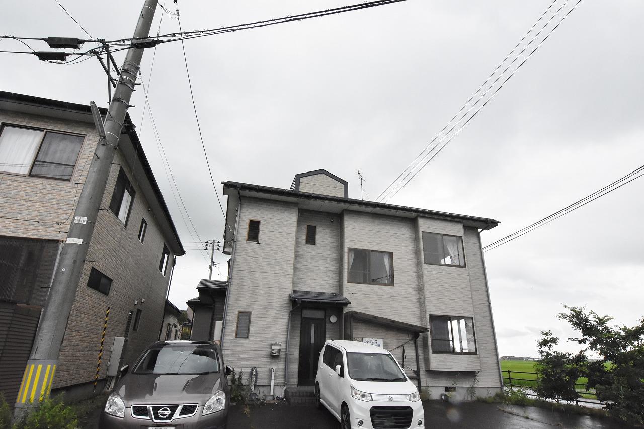 阿賀野市曽郷のアパートの建物外観