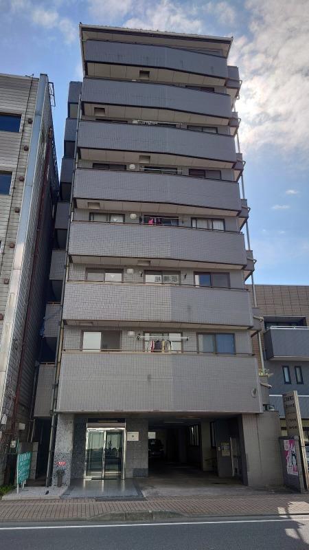 協栄マンションOYAMAの建物外観