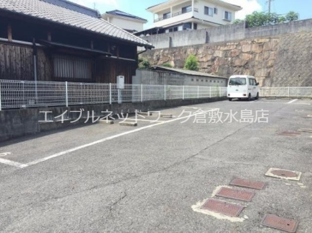 【倉敷市連島町西之浦のアパートの駐車場】