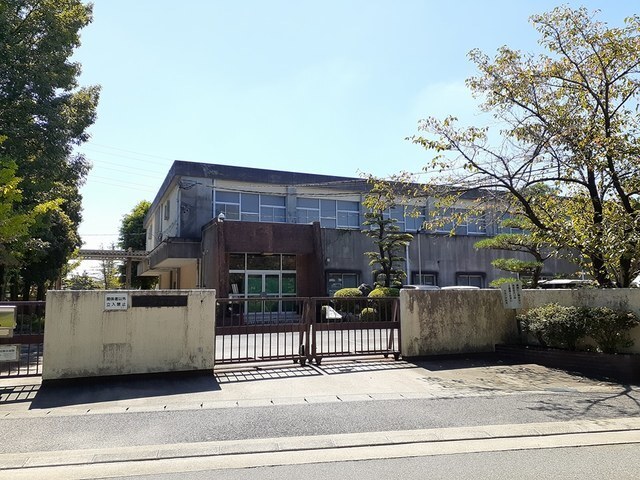 小学校　小牧市立　本庄小学校（小学校）まで1200m