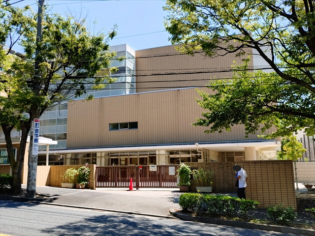 小学校　芦屋市立岩園小学校（小学校）まで1466m