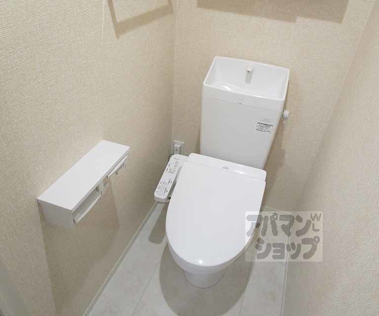 トイレ　１０２号室の写真です。