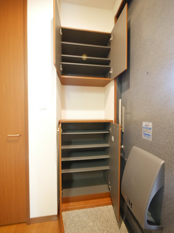 玄関　シューズボックス