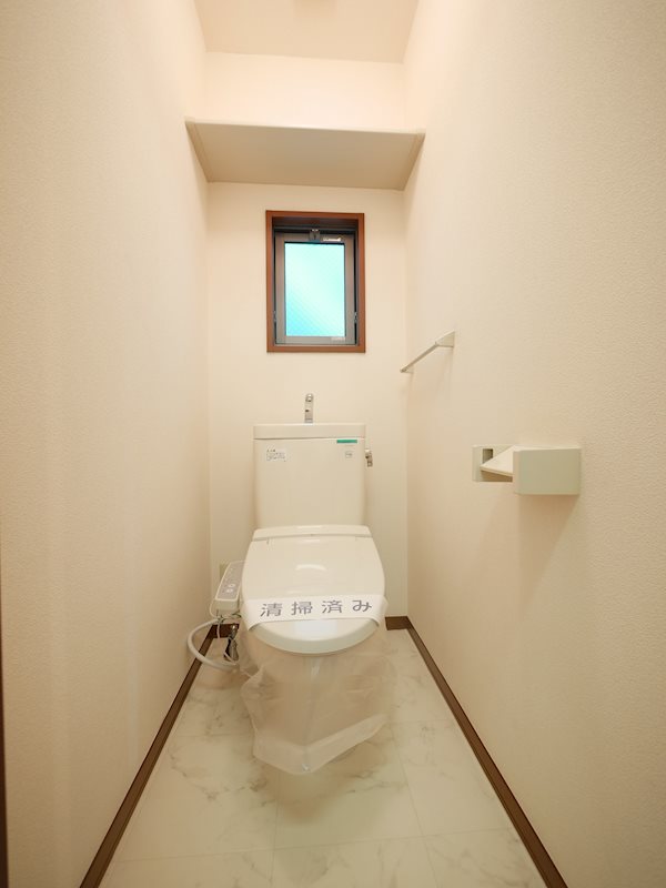 トイレ　温水洗浄便座付トイレ