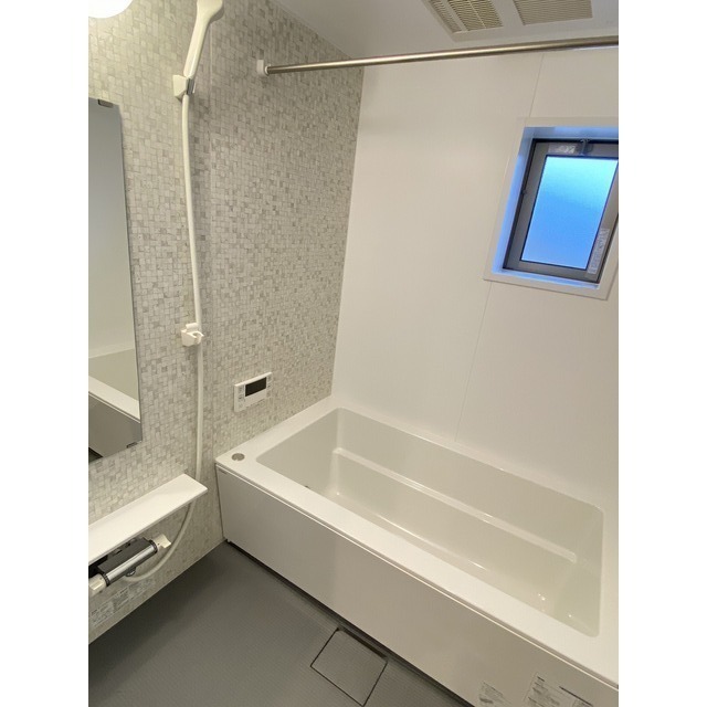 バス・シャワールーム　追焚機能・浴室乾燥機つき