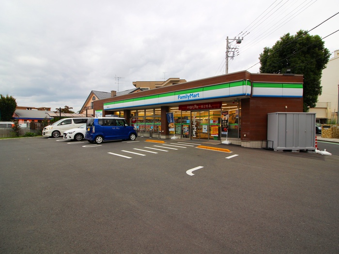 コンビニ　ファミリーマート瀬谷中央店（コンビニ）まで400m