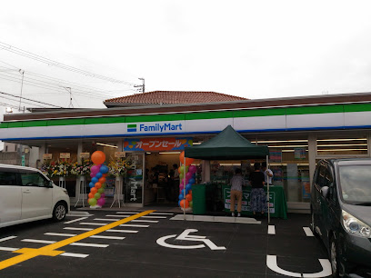 コンビニ　ファミリーマート　加東社店（コンビニ）まで400m