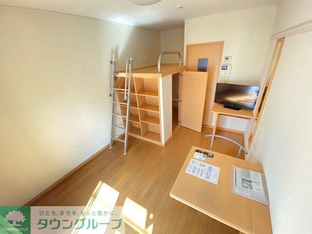 居室・リビング　現況を優先　1Ｆフローリング　2Ｆ以上カーペット